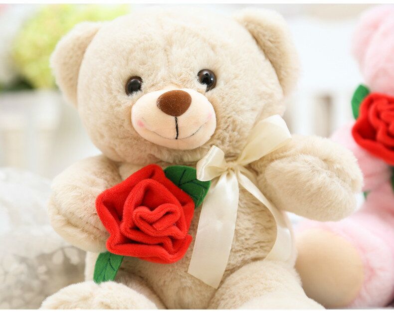 cute teddy bear with flowers